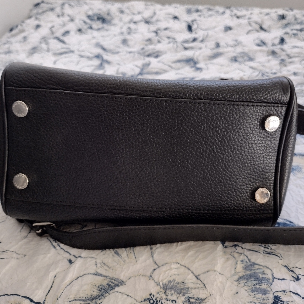 Michael Khors Purse - Picture 2 of 6